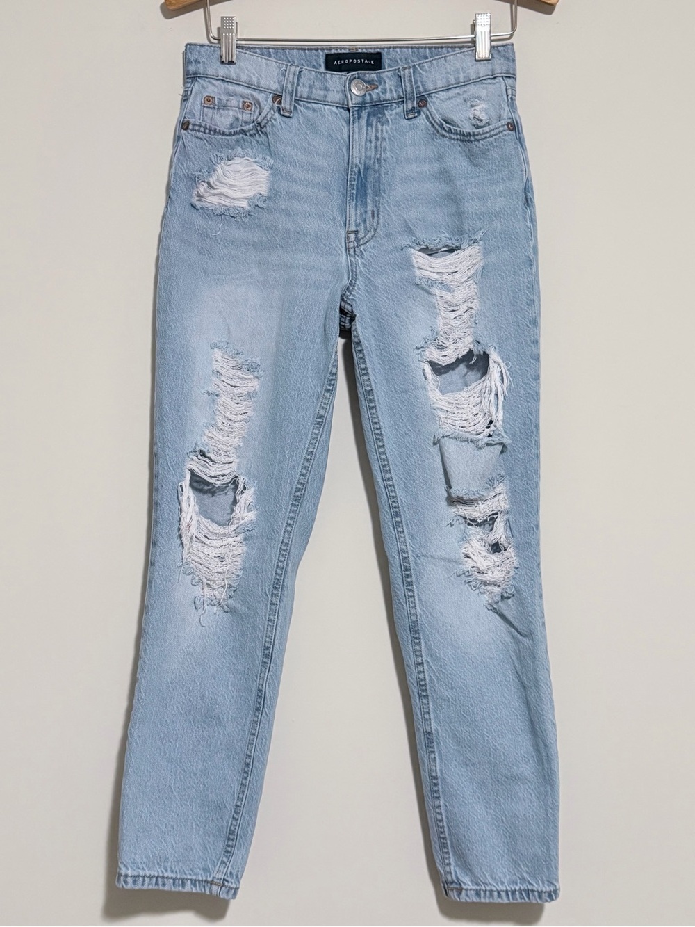 Aeropostale 90’s Vintage Inspired Light Blue Ripped Mom Jeans